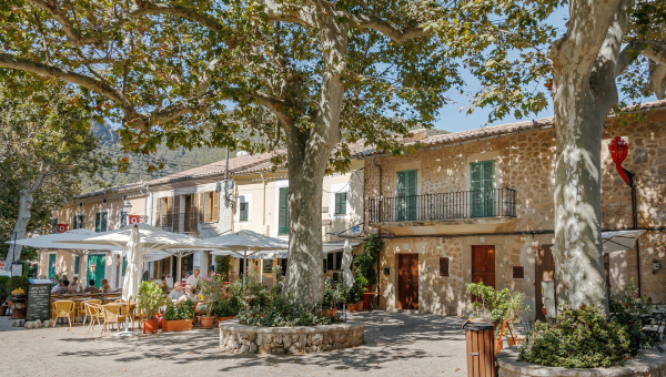 The magical connection between Majorca and artists